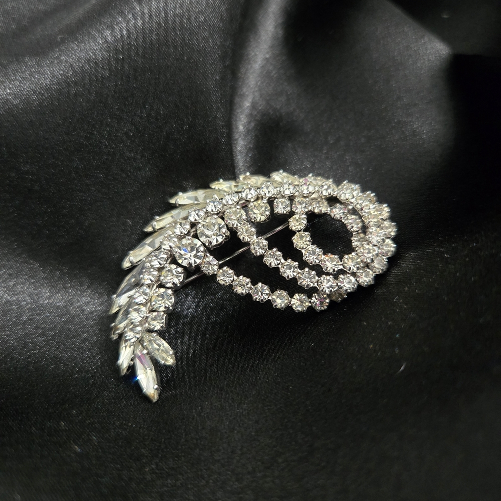 Ben Sherman Silver Crystal Leaf Brooch
